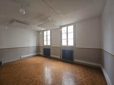 location local professionnel 50m² tours 37000