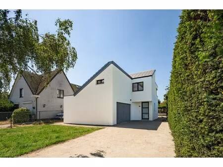 huis te koop in burcht met 4 slaapkamers