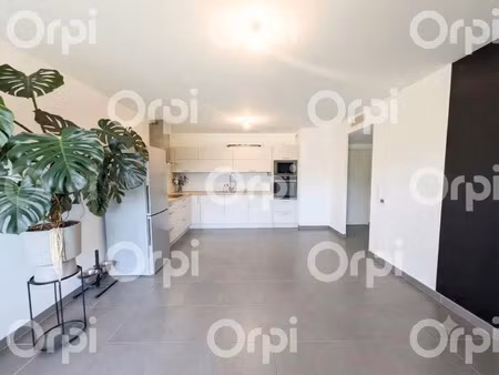 location appartement 3 pièces 58 m² à toulon (83100)