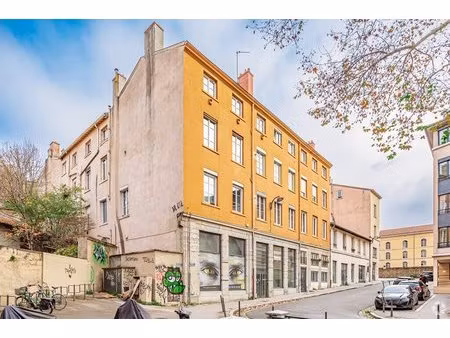 location bureaux 301 m² à 922 m²