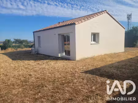 maison à montournais (85700)