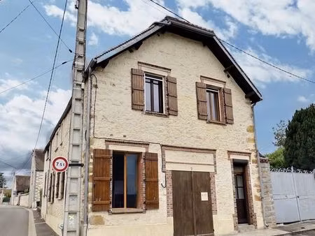 maison de village spacieuse  à vendre- secteur