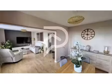 vente appartement 4 pièces 95m2 orthez 64300 - 159000 € - surface privée