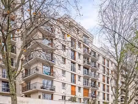 location commerce 600m²