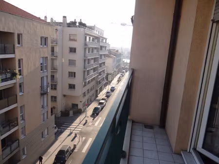 t2 - lyon 2