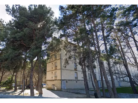 location appartement 4 pièces 44 m² à avignon (84000)