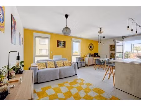 appartement t4 de 90 m² à villeurbanne