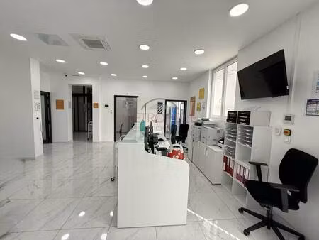 location commerce cagnes sur mer 06800 334m²