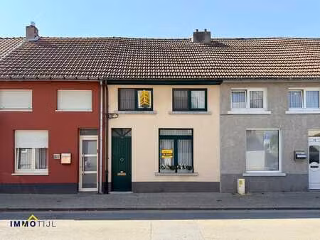 charmante maison avec jardin et grand garage à liedekerke !