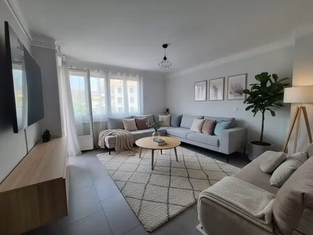 millau ? appartement t4 traversant avec vue dégagée
