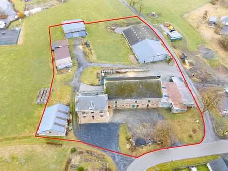 maison sur 58 ares avec dépendances agricole à vaux-sur-sure
