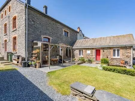 maison 3 façades 4 chambres avec 2 annexes