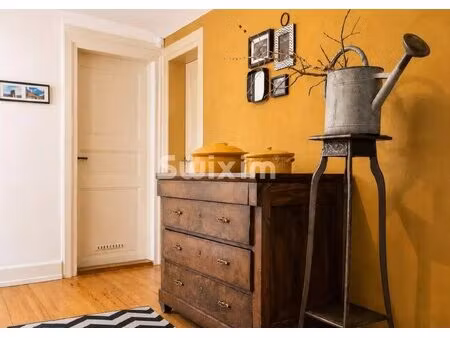 appartement 4 pièces  trois chambres  combles et stationnement couvert
