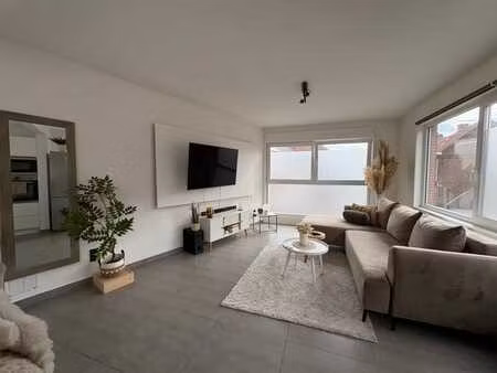 appartement 1 chambre + 3 garages