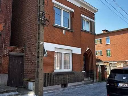 maison 3 ch à charleroi - potentiel à découvrir