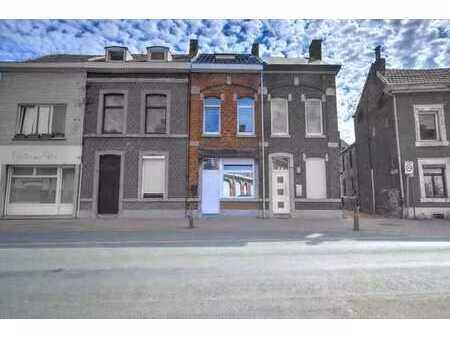 maison 4ch en très bon état avec cour et garage