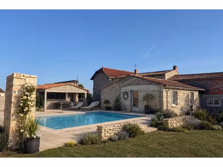 vente maison 9 pièces 317 m² à fontenay-le-comte (85200)  522 000 €