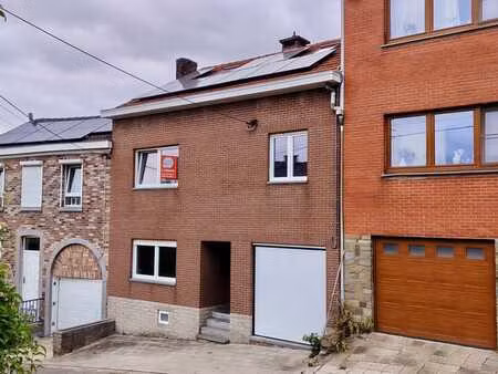 maison 3 chambres avec jardin  garage  panneaux et peb b