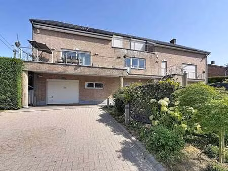 villa d’exception avec entrepôt et ascenseur