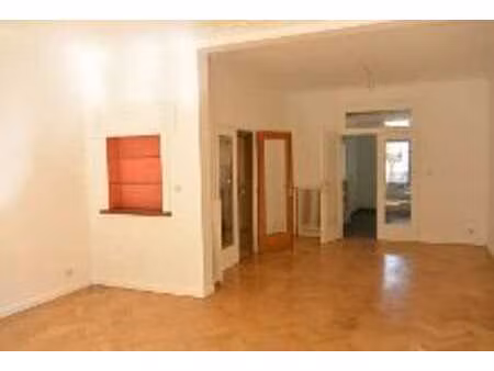 appartement de caractère situé dans un espace verdoyant