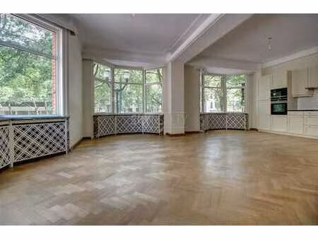 avenue louise: splendide appartement 3 chambres de 153 m²