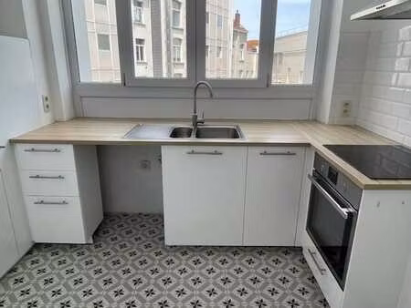 lumineux appartement convient pour 2 etudiant(e)s en coloc