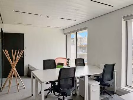 espace de bureau professionnel à spaces nieuw zuid pour 3