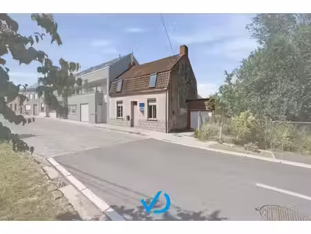 gezinswoning met tal van mogelijkheden op een toplocatie ...