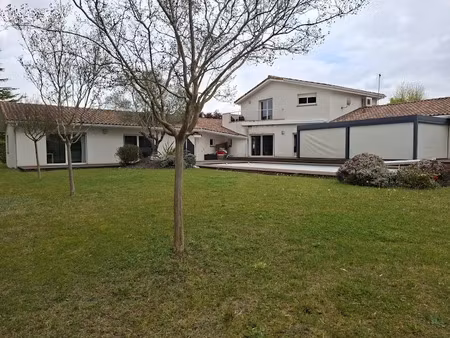 vente villa 8 pièces 251 m² à tournefeuille (31170)  1 442 000 €