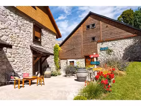 maison de luxe à vendre à thollon-les-mémises
