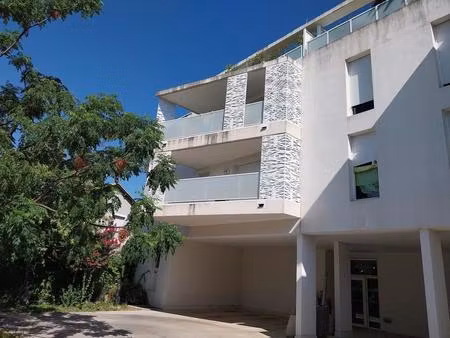 a vendre à castelnau-le-lez (tram clairval)  appartement t2 lumineux avec grand balcon et 