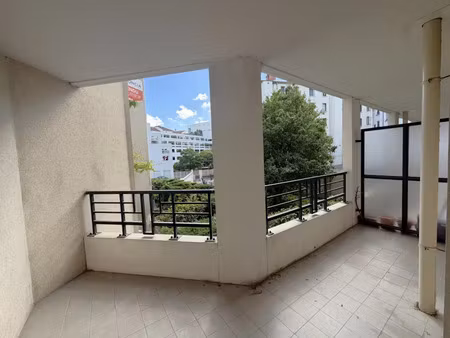 location appartement 1 pièce 25 m² à lyon 7 (69007)