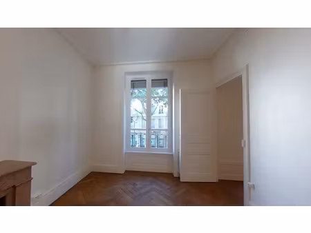 location appartement 3 pièces 94 m² à lyon 7 (69007)
