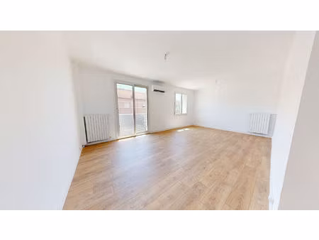 à vendre - magnifique t3 entièrement rénové à marseille 4ème - chutes-lavie - parking priv