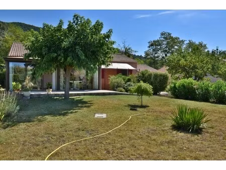carrefour bléone-durance – villa traditionnelle de plain-pied en parfait état avec véranda