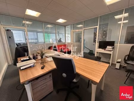 location bureaux 144 m²