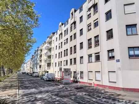 location bureaux 149 m²