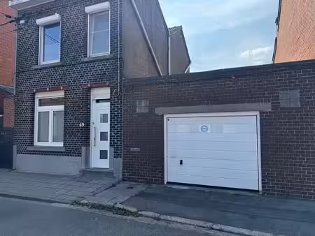 maison rénovée 3 chambres avec garage et panneaux