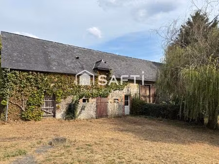 corps de ferme avec dépendances sur plus de 5 hectares – cossé-en-champagne / 53340