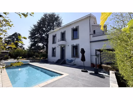 a vendre maison familiale de 192m2 habitables avec piscine sur 1200m2 de terrain