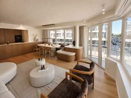 appartement moderne  rénové  et central sur l'avenue lippens