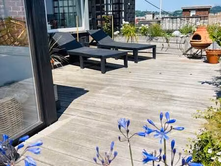 penthouse avec vues imprenables et terrasse