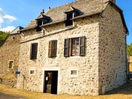 vente maison à entraygues-sur-truyère (12140) : à vendre / 90m² entraygues-sur-truyère