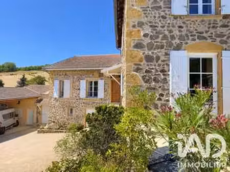 vente maison à saint-vérand (69620) : à vendre / 180m² saint-vérand