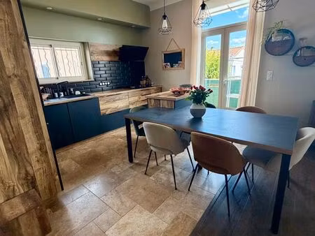 appartement rénové de 100m2-ville active nîmes-garage