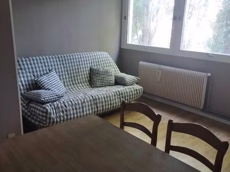 studio 1 pièce 28 m²