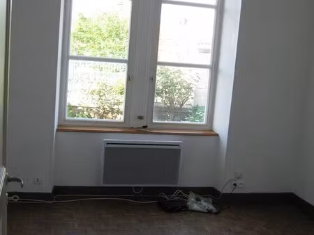 location f2 rez de chaussée