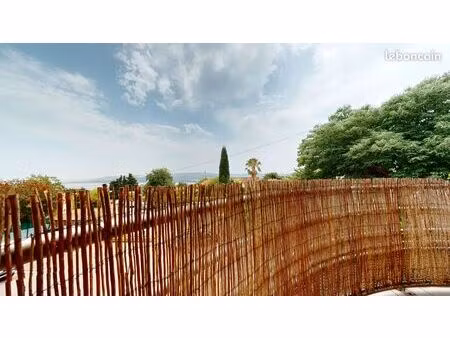 t3 de 57 m² – grand balcon avec vue panoramique sur l'étang de berre – martigues