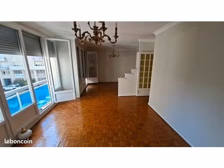 location f4