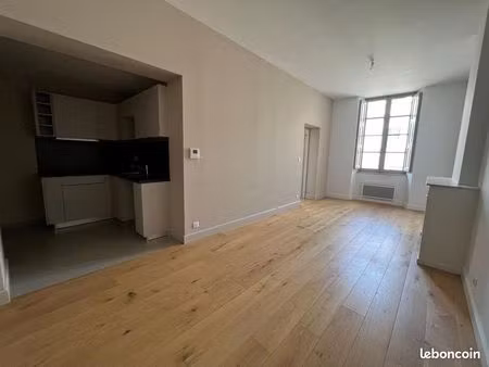 studio 1 pièce 29 m²